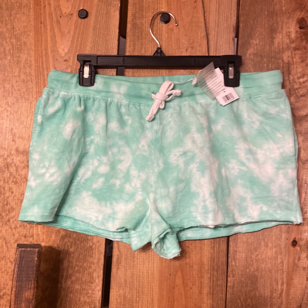 NWT Sz Xl Southern Spirit Tye Dye Shorts